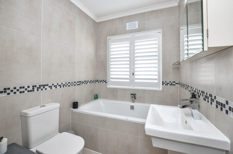 3 Bedroom Property for Sale in Sunningdale Western Cape